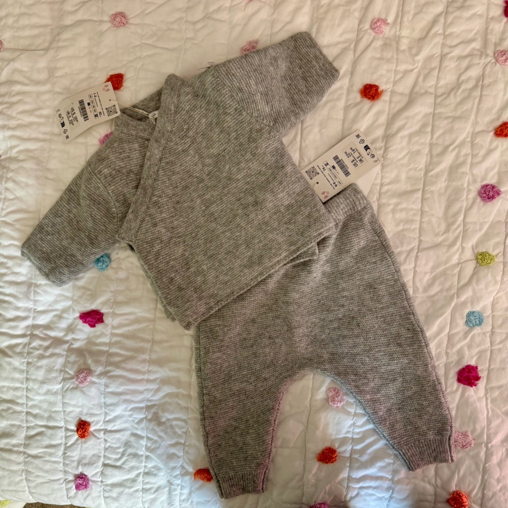 Zara Gray Knit Baby Set. Grey gray color knit wrap style top fully lined NWT